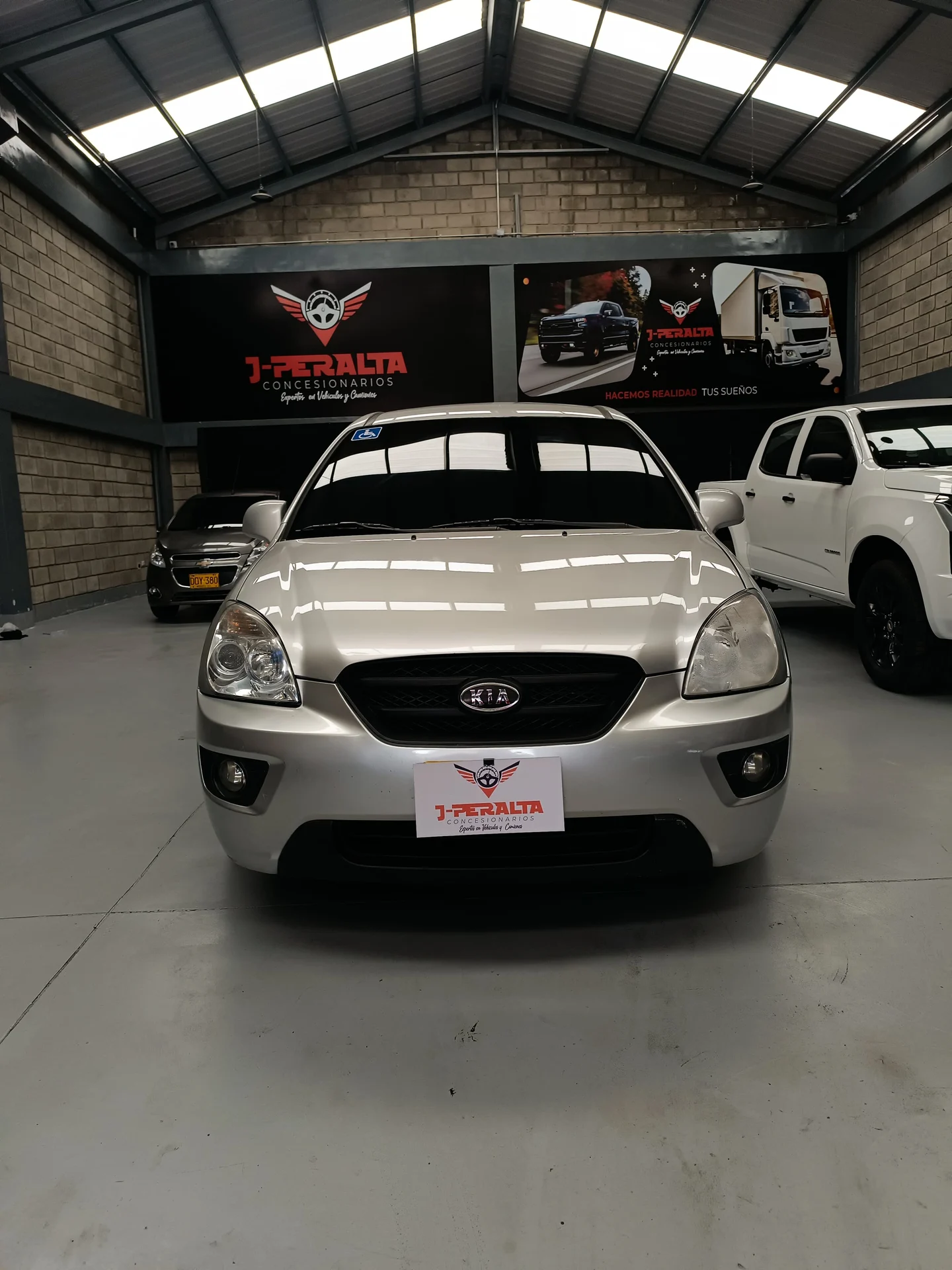 
								Kia Carens Rondo full									