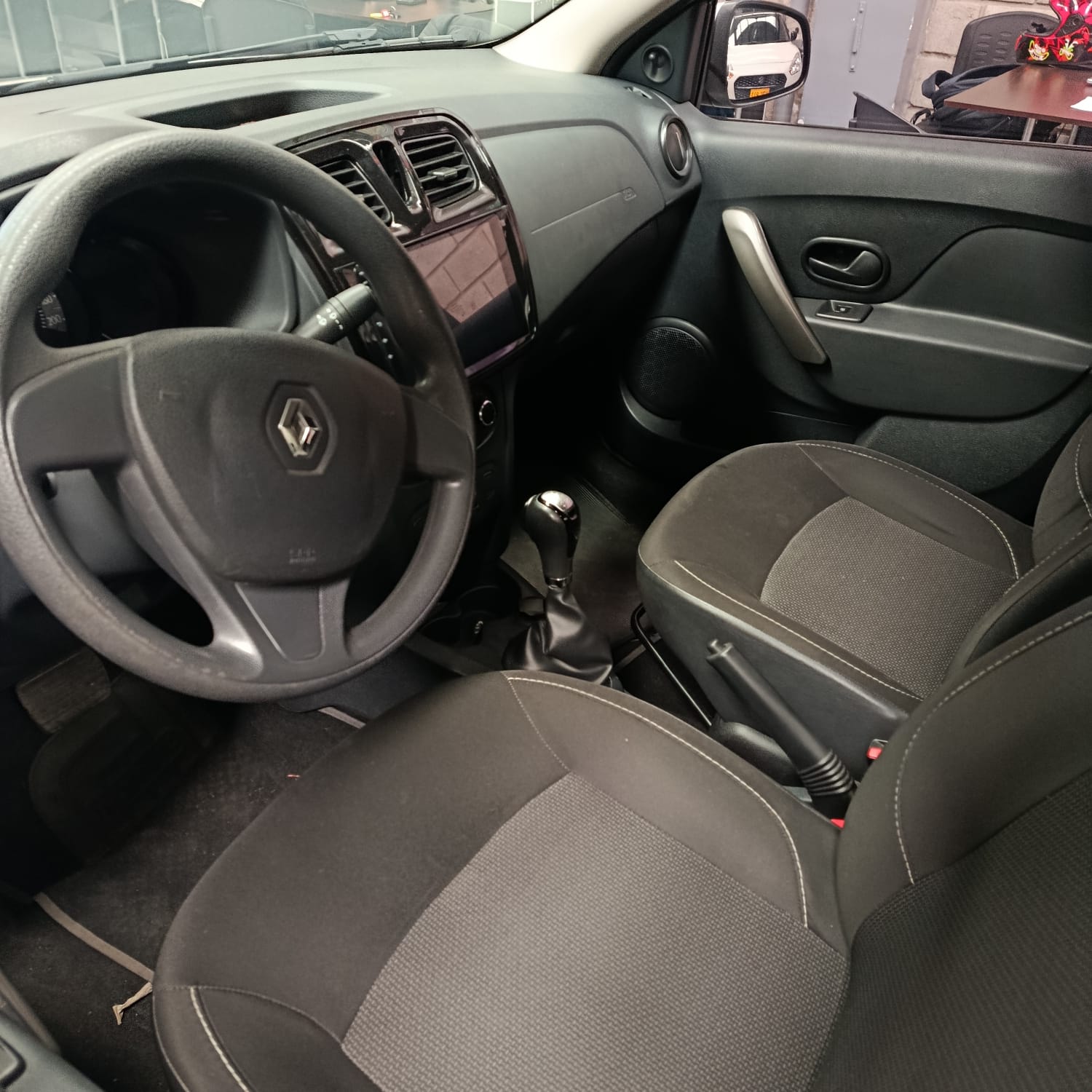 
								RENAULT LOGAN 2020 full									