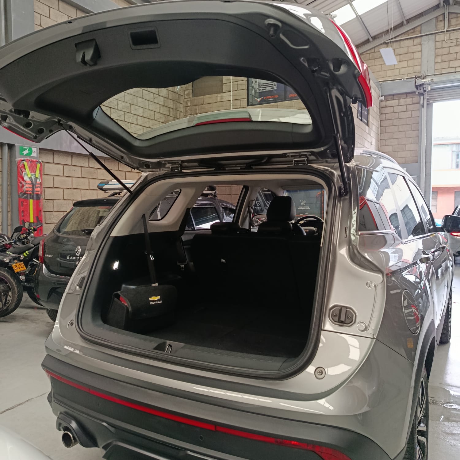 
								CHEVROLET CAPTIVA 2023 full									