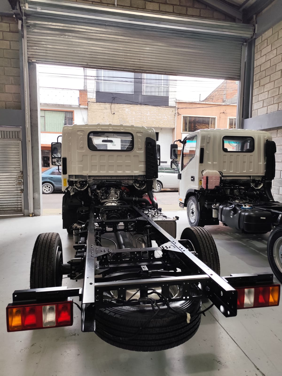 
								JAC JHR LARGO POWER CABINA SENCILLA full									