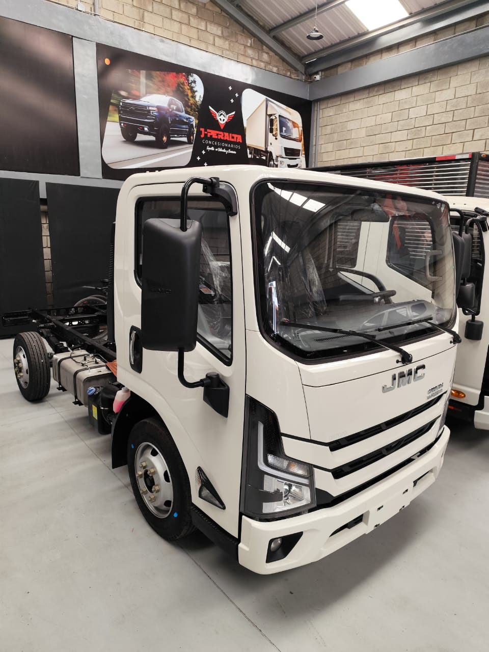 
								JMC CHR CARRING PLUS full									