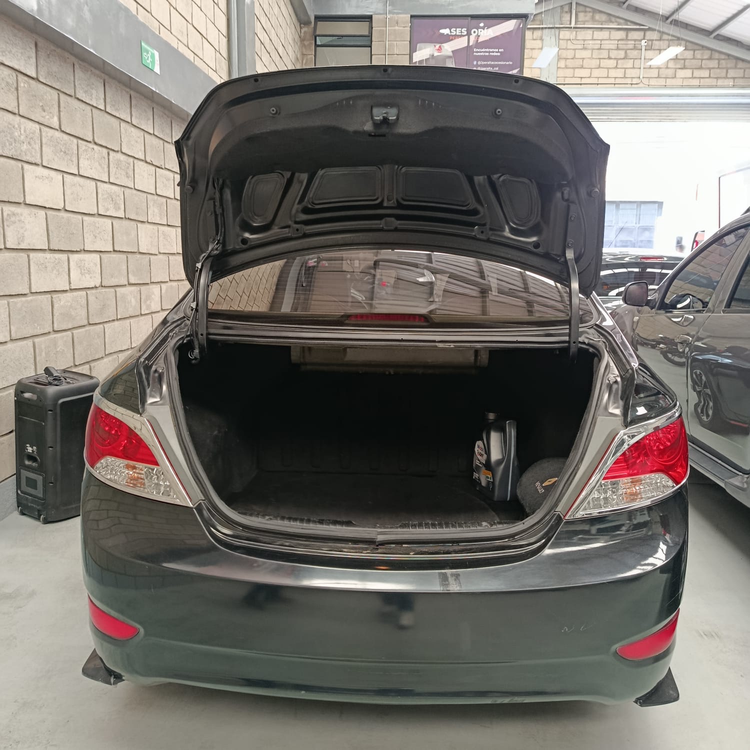 
								HYUNDAI ACCENT GL full									