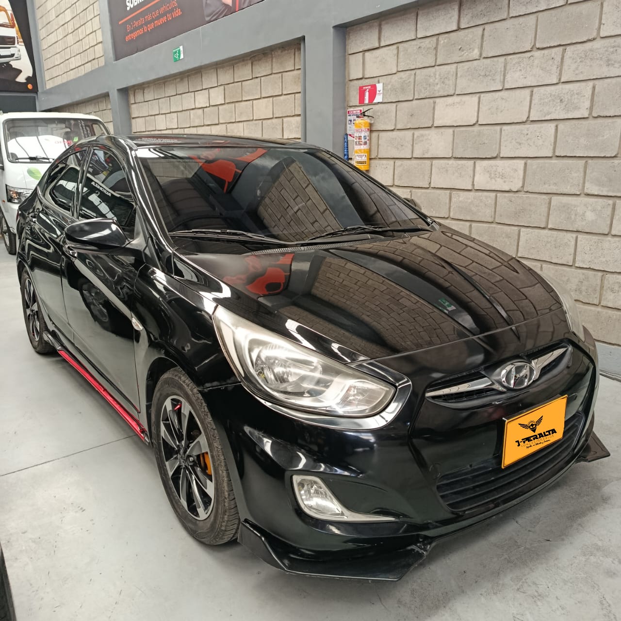 
								HYUNDAI ACCENT GL full									