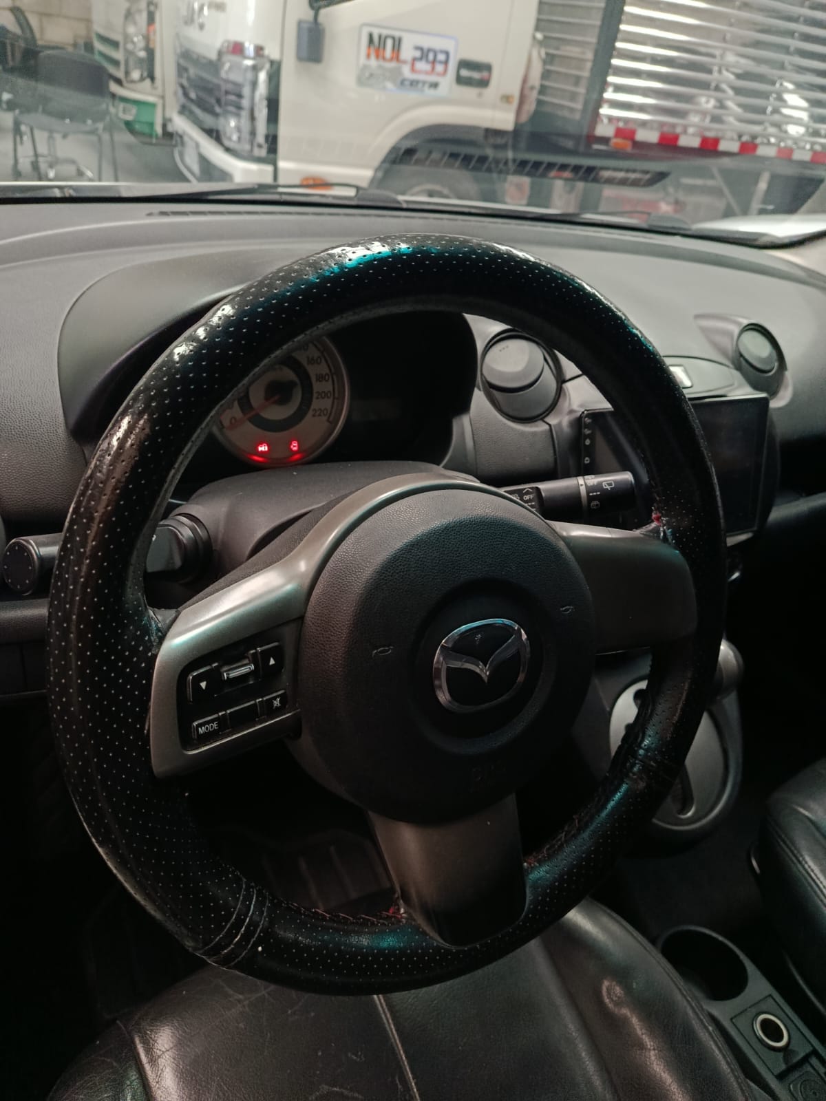 
								MAZDA 2 full									