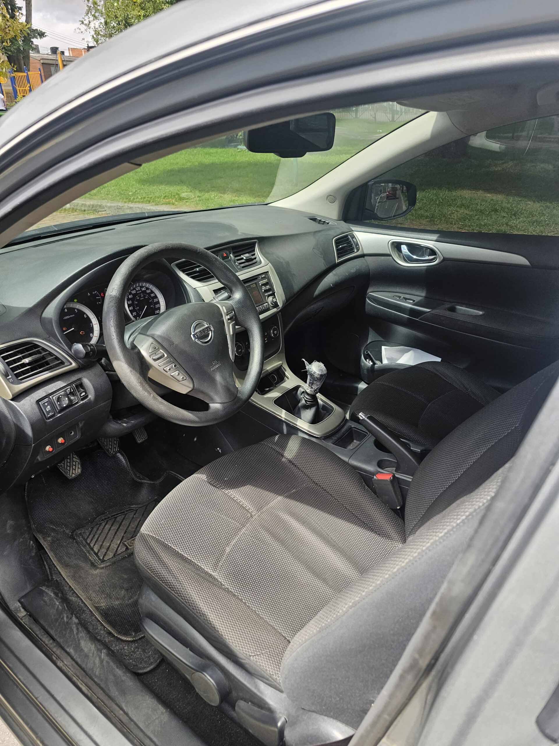 
								NISSAN SENTRA full									