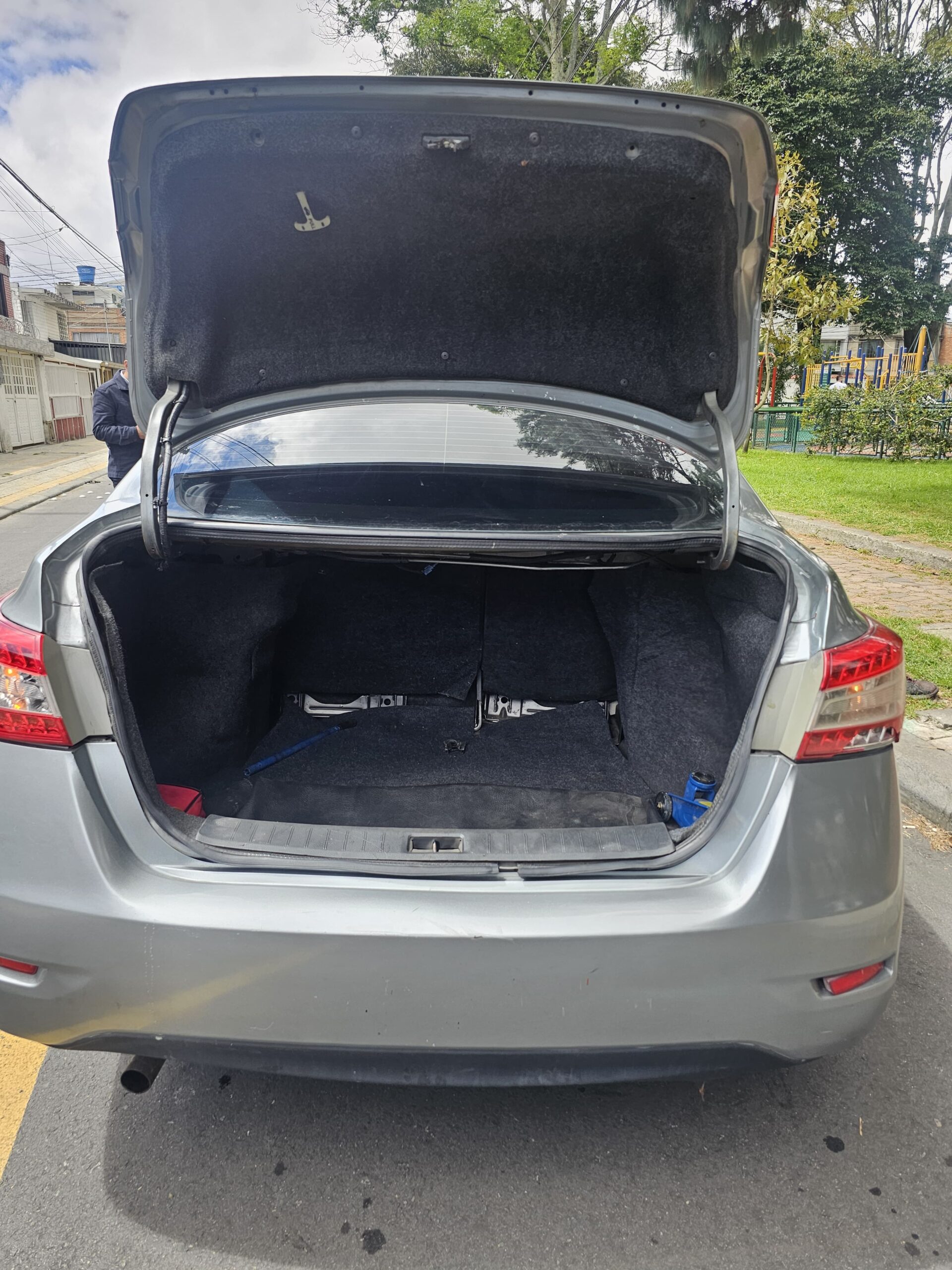 
								NISSAN SENTRA full									