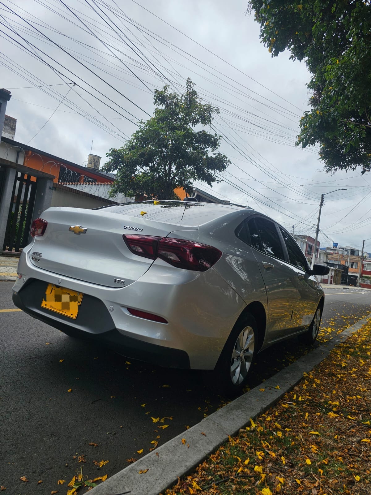 
								CHEVROLET ONIX LTZ full									