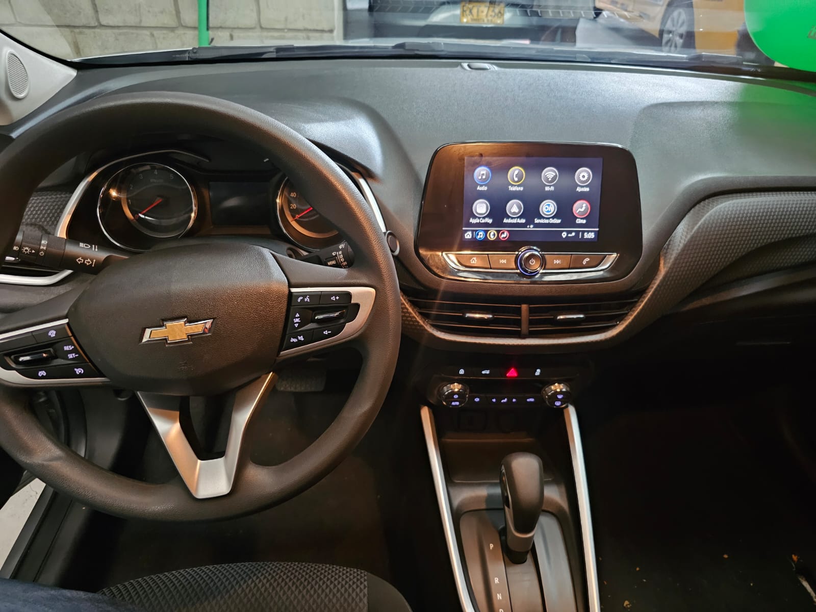 
								CHEVROLET ONIX LTZ full									