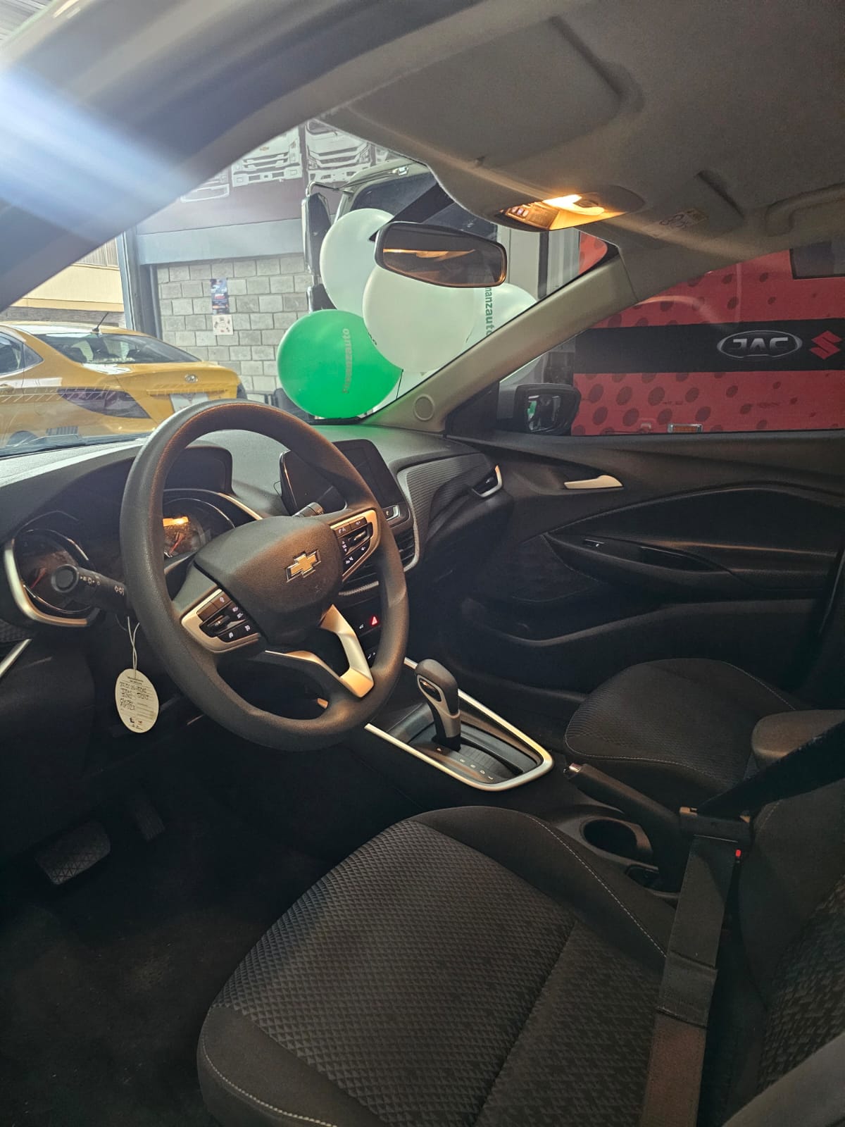 
								CHEVROLET ONIX LTZ full									