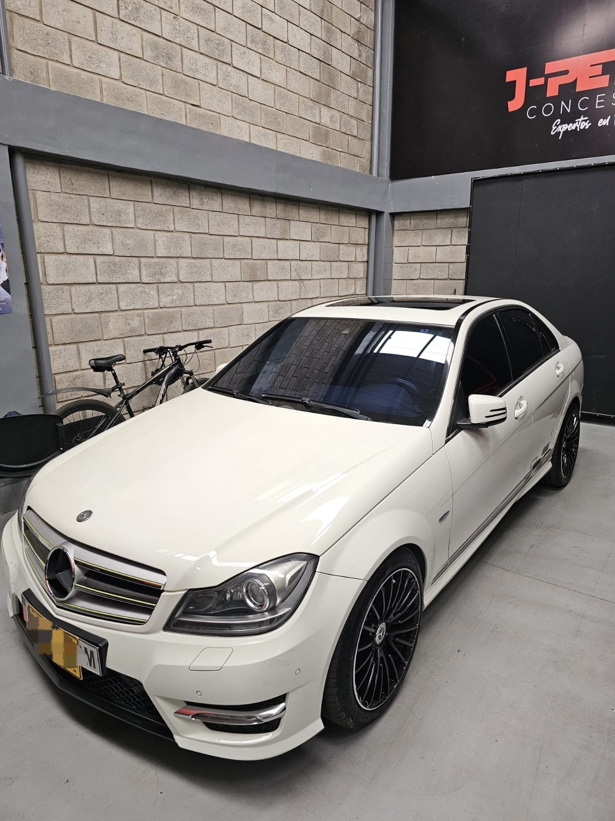 
								MERCEDES BENZ C250 CGI full									