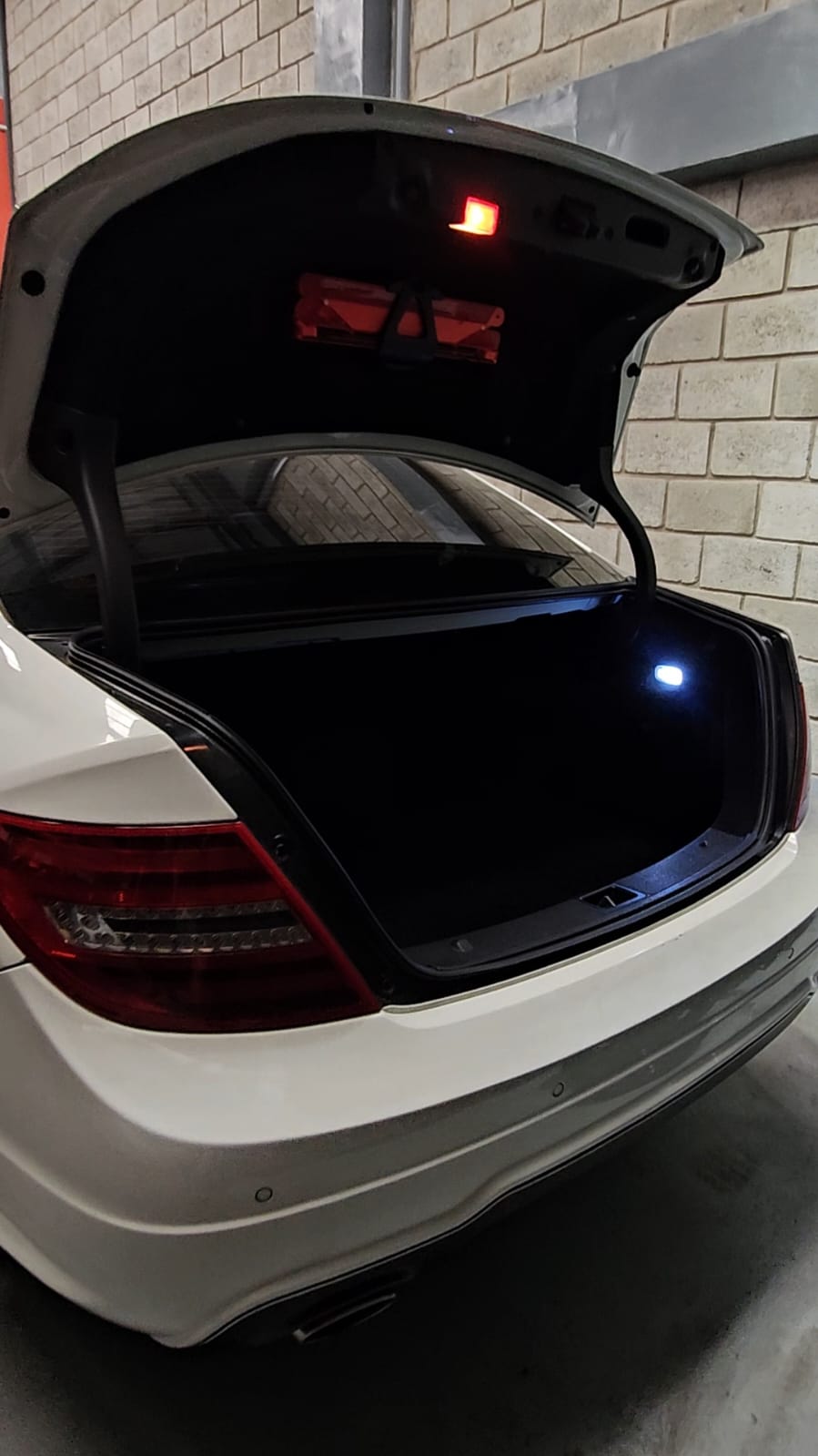 
								MERCEDES BENZ C250 CGI full									